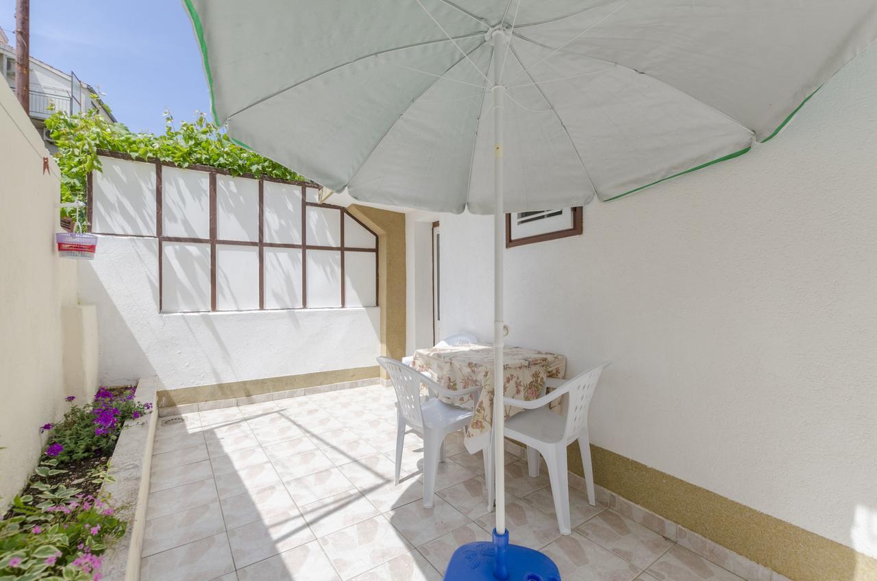 Apartments Visnja Primošten Екстериор снимка