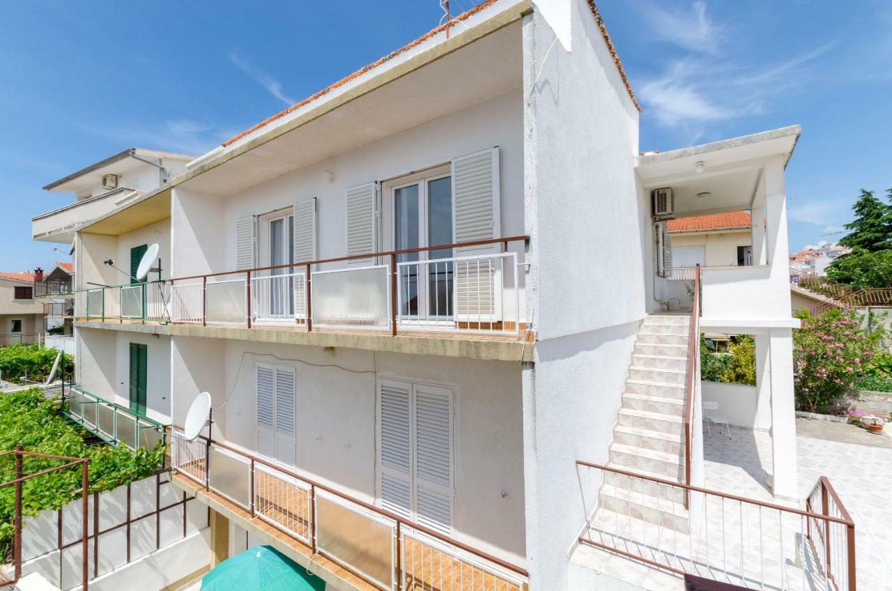 Apartments Visnja Primošten Екстериор снимка